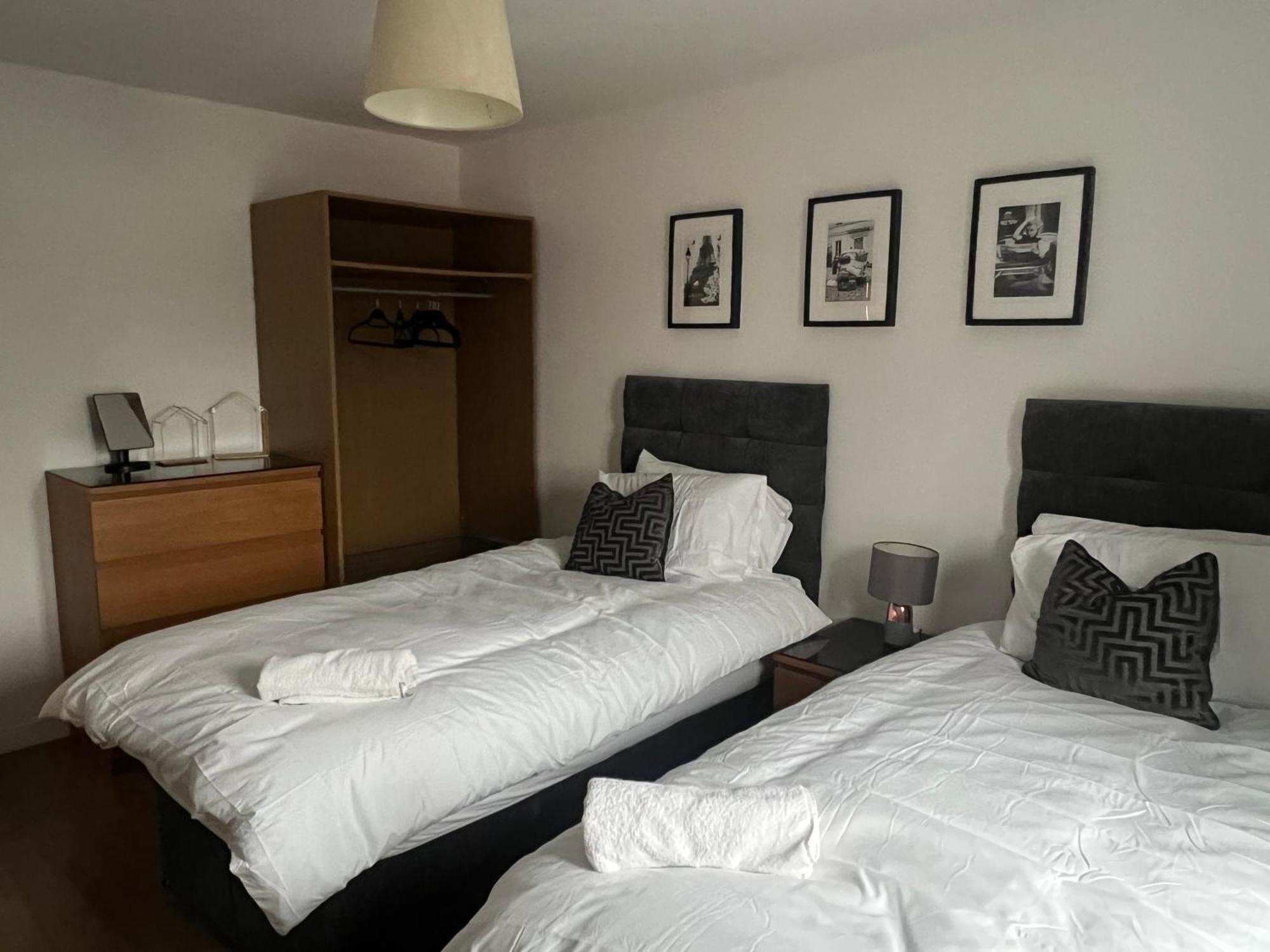 Home Away From Home: Cozy Two Bedroom Apartment Banbury Zewnętrze zdjęcie